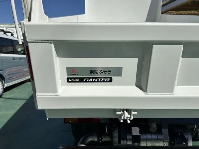 キャンター(三菱)全低床キョウカダンプ ３ｔ登録済未使用車 5