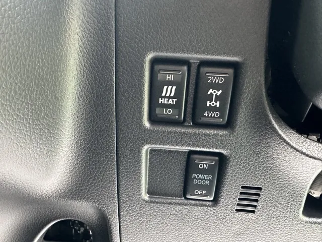 キャラバン(ニッサン)ディーゼル ロング オーテックラインプラスブラックP 左PSD 4WD登録済未使用車 17