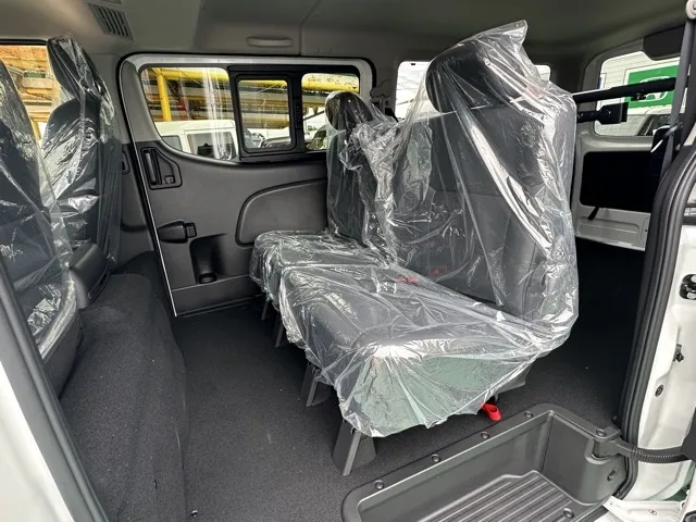 キャラバン(ニッサン)ディーゼル ロング オーテックラインプラスブラックP 左PSD 4WD登録済未使用車 4