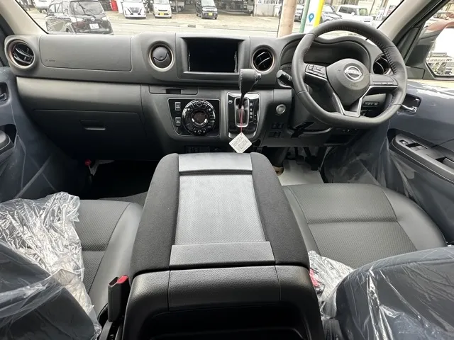 キャラバン(ニッサン)ディーゼル ロング オーテックラインプラスブラックP 左PSD 4WD登録済未使用車 5