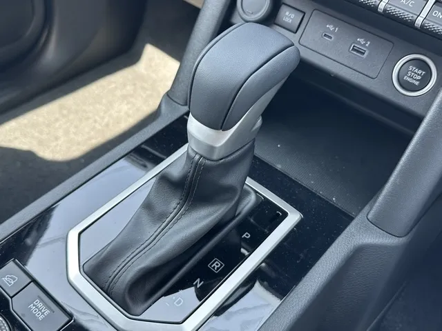 トライトン(三菱)GSR登録済未使用車 15