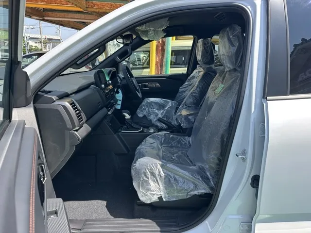 トライトン(三菱)GSR登録済未使用車 3