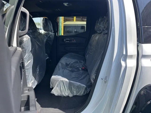 トライトン(三菱)GSR登録済未使用車 4