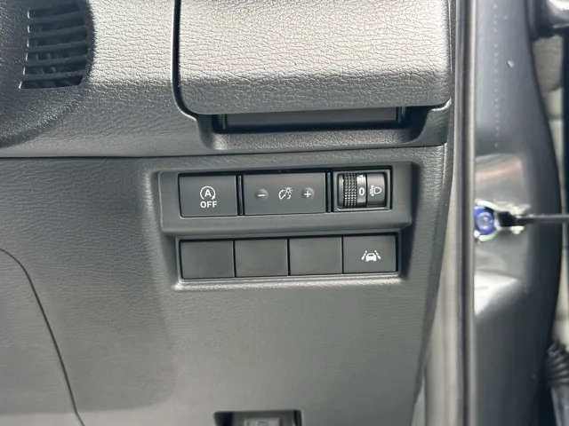 トライトン(三菱)GSR登録済未使用車 15