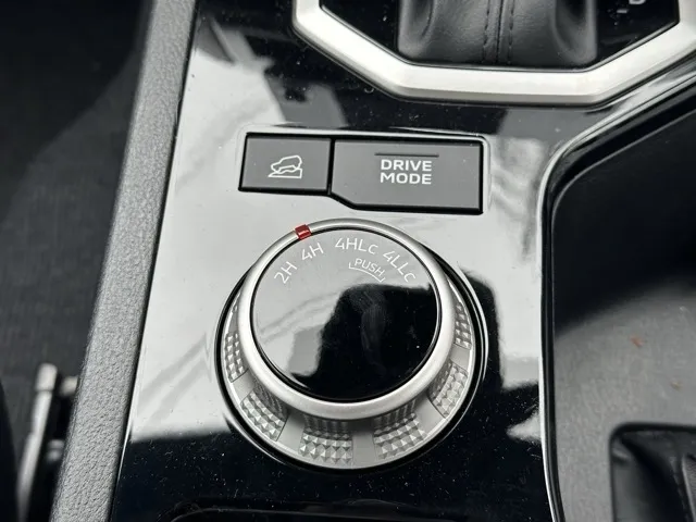 トライトン(三菱)GSR登録済未使用車 16