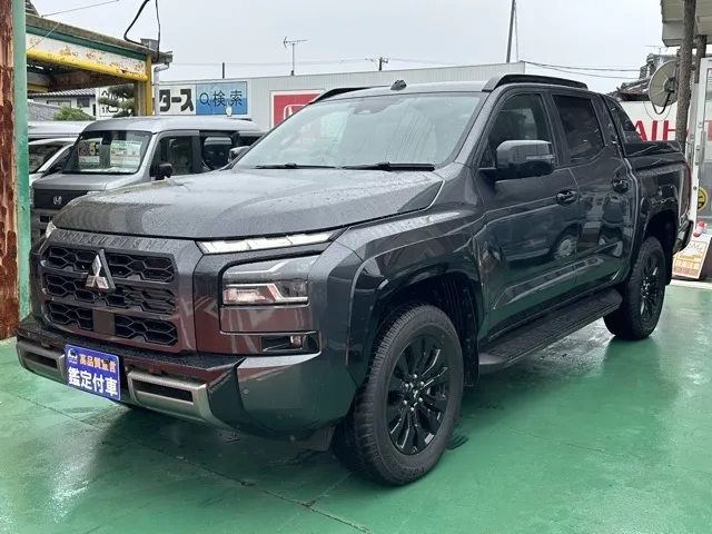 トライトン(三菱)GSR登録済未使用車 1