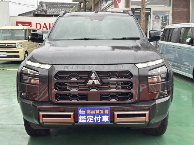 トライトン(三菱)GSR登録済未使用車 29