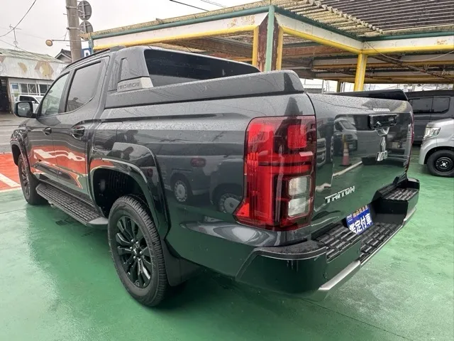 トライトン(三菱)GSR登録済未使用車 2