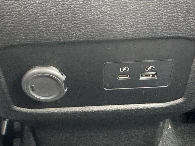 トライトン(三菱)GSR登録済未使用車 5