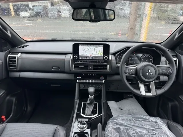 トライトン(三菱)GSR登録済未使用車 7