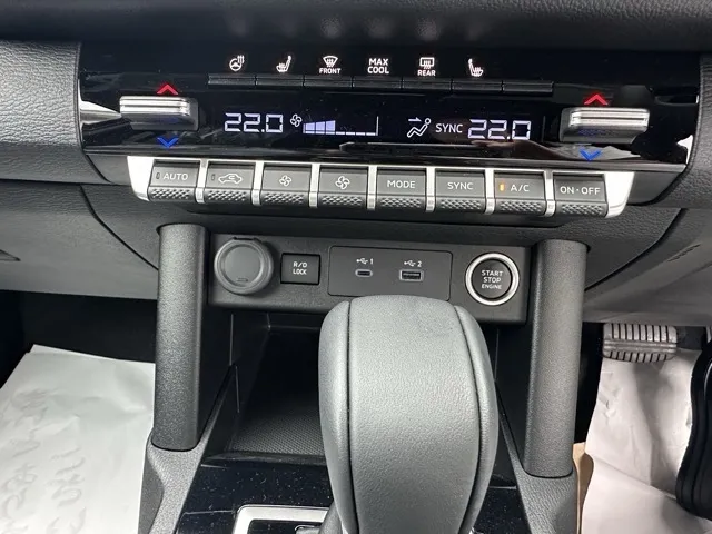 トライトン(三菱)GSR登録済未使用車 17