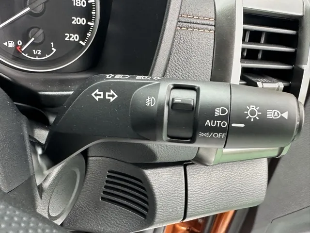 トライトン(三菱)GSR登録済未使用車 22