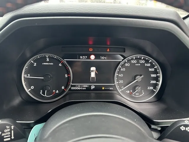 トライトン(三菱)GSR登録済未使用車 26