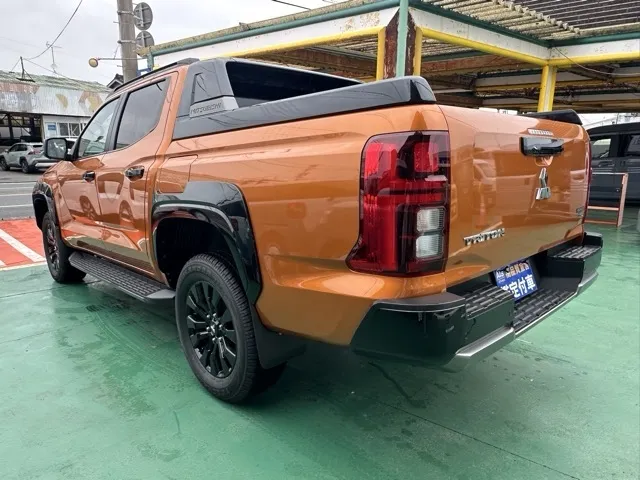 トライトン(三菱)GSR登録済未使用車 2