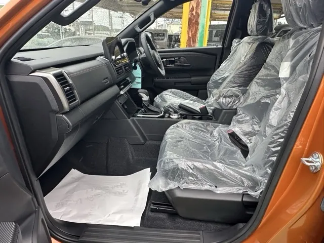 トライトン(三菱)GSR登録済未使用車 3