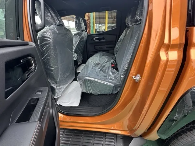 トライトン(三菱)GSR登録済未使用車 4