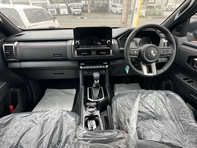 トライトン(三菱)GSR登録済未使用車 5