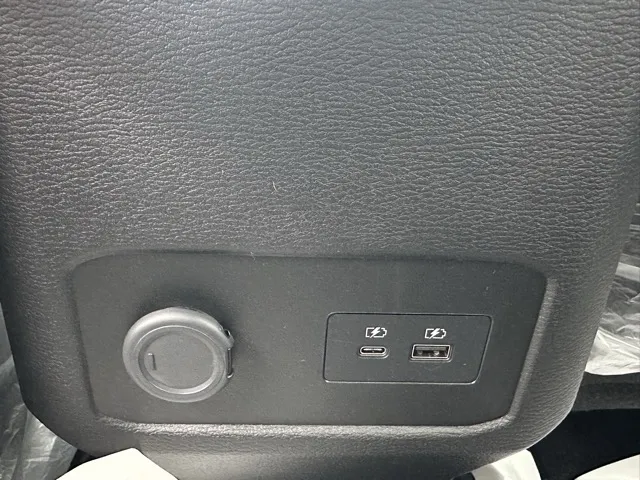 トライトン(三菱)GSR登録済未使用車 7