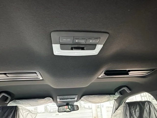 トライトン(三菱)GSR登録済未使用車 8