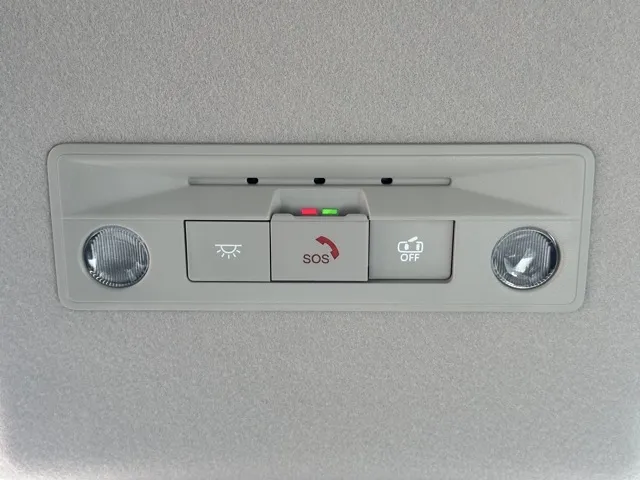 セレナ(ニッサン)eパワールキシオン ホットプラスPKG登録済未使用車 20