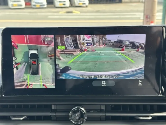 セレナ(ニッサン)eパワールキシオン ホットプラスPKG登録済未使用車 24