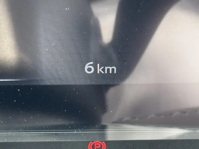 セレナ(ニッサン)eパワールキシオン ホットプラスPKG登録済未使用車 26