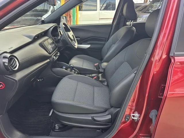 キックス(ニッサン)X中古車 3
