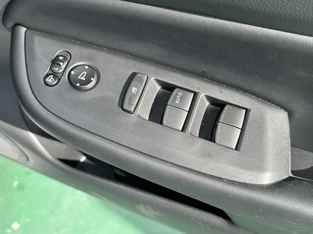 フィット(ホンダ)e：HEV ホーム中古車 11