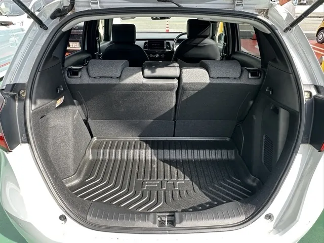 フィット(ホンダ)e：HEV ホーム中古車 7