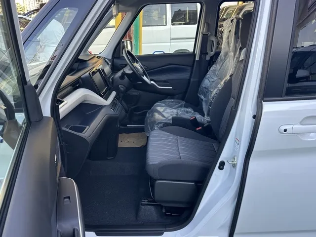 ソリオ(スズキ)ハイブリッドMX登録済未使用車 3