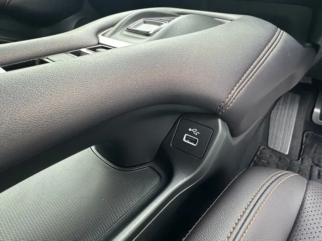 ZR-V(ホンダ)e：HEV Z ４ＷＤ 中古車 17