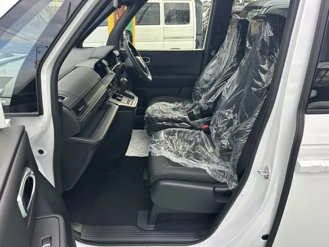 ステップワゴン(ホンダ)スパーダ 7人登録済未使用車 3