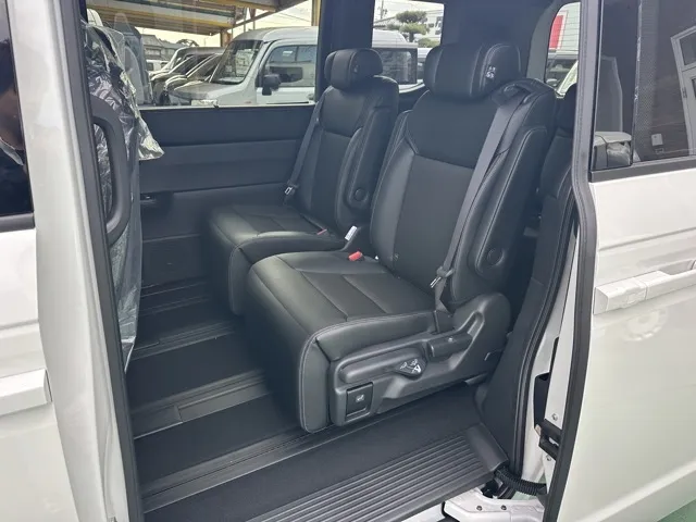 ステップワゴン(ホンダ)スパーダ 7人登録済未使用車 4