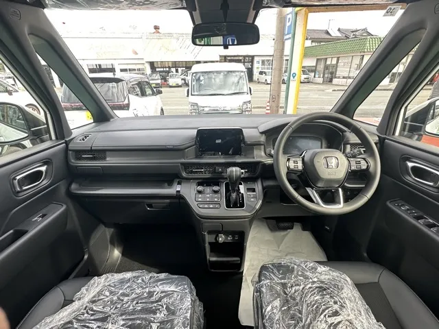 ステップワゴン(ホンダ)スパーダ 7人登録済未使用車 6