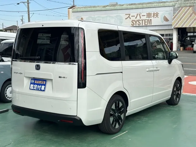 ステップワゴン(ホンダ)e・HEVエアー 7人登録済未使用車 14