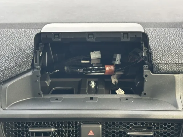 ステップワゴン(ホンダ)e・HEVエアー 7人登録済未使用車 18