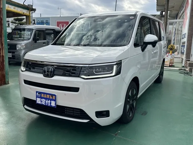 ステップワゴン(ホンダ)e・HEVエアー 7人登録済未使用車 1