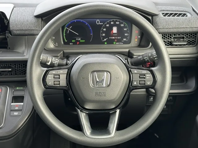 ステップワゴン(ホンダ)e・HEVエアー 7人登録済未使用車 7