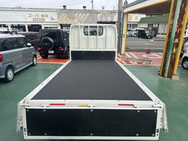 キャンター(三菱)全低床 平ボディ ２ｔ登録済未使用車 9