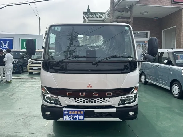 キャンター(三菱)全低床 平ボディ ２ｔ登録済未使用車 29