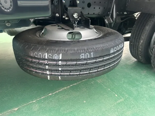 キャンター(三菱)全低床 平ボディ ２ｔ登録済未使用車 5