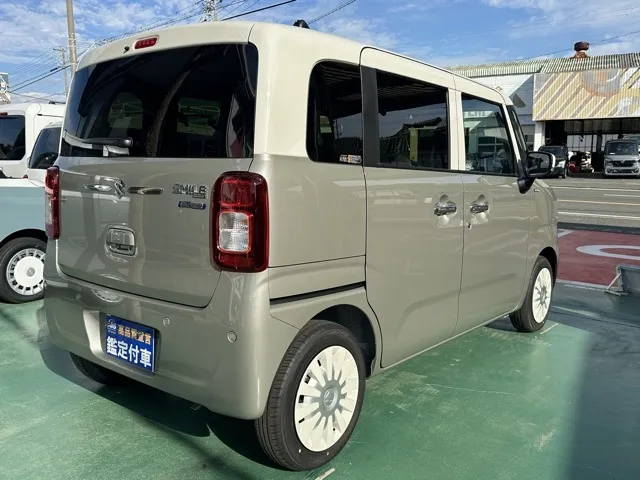 ワゴンRスマイル(スズキ)ハイブリッドX クリームコーデ届出済未使用車 10
