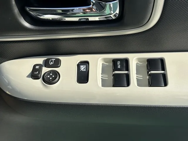 ワゴンRスマイル(スズキ)ハイブリッドX クリームコーデ届出済未使用車 12