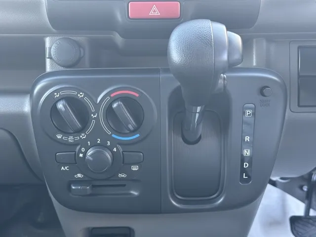 ミニキャブバン(三菱)G CVT車届出済未使用車 15