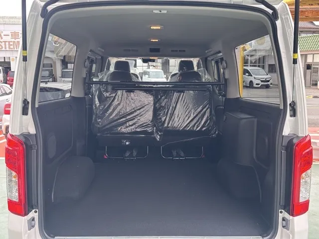 キャラバン(ニッサン)ディーゼル ロングGRANDプレミアムGX 4WD登録済未使用車 11