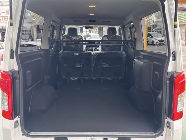 キャラバン(ニッサン)ディーゼル ロングGRANDプレミアムGX 4WD登録済未使用車 12