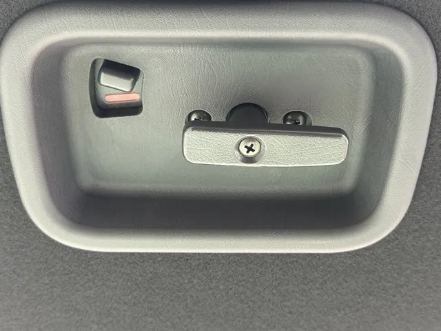 キャラバン(ニッサン)ディーゼル ロングGRANDプレミアムGX 4WD登録済未使用車 13