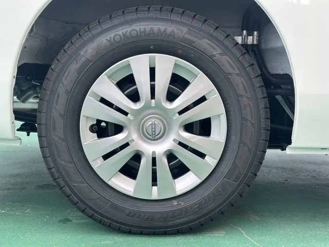 キャラバン(ニッサン)ディーゼル ロングGRANDプレミアムGX 4WD登録済未使用車 15