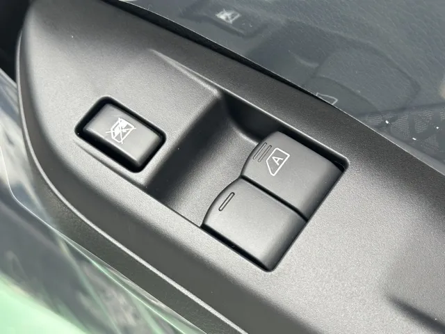 キャラバン(ニッサン)ディーゼル ロングGRANDプレミアムGX 4WD登録済未使用車 17