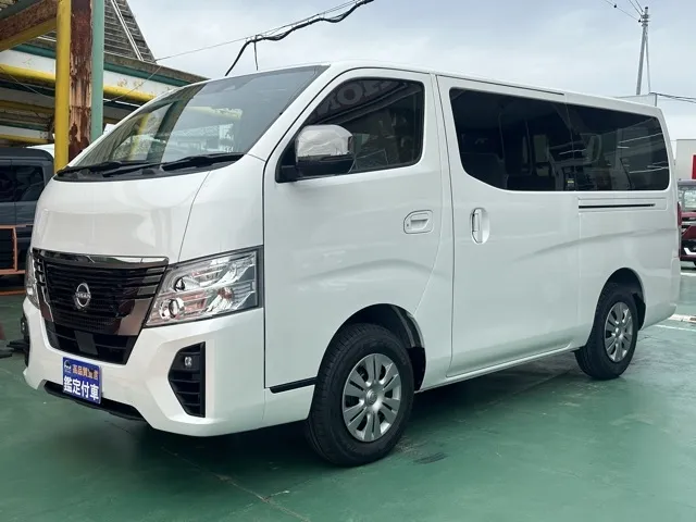 キャラバン(ニッサン)ディーゼル ロングGRANDプレミアムGX 4WD登録済未使用車 1